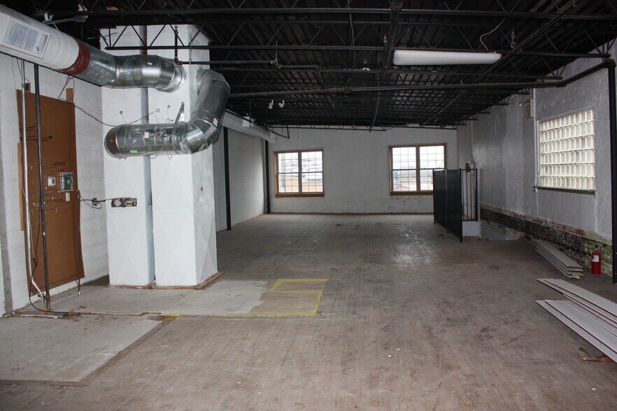 More Photos Of 1735 NW 5th St, Oklahoma City Warehouse For Sale