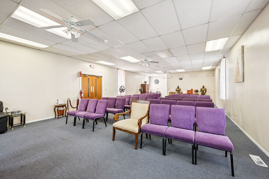 More Photos Of 510 W Broad St, Palmyra Religious Facility For Sale