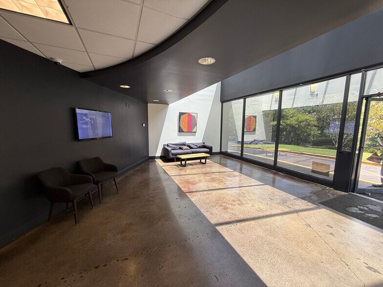 More Photos Of 530 Beacon Pky W, Birmingham Office For Sale