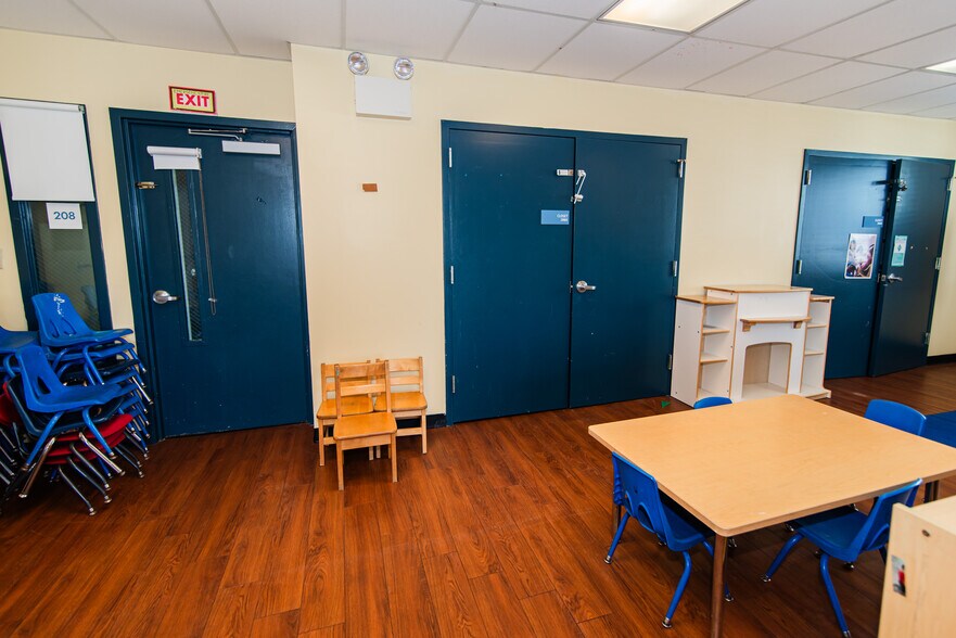 More Photos Of 1616 Orthodox St, Philadelphia Schools For Sale