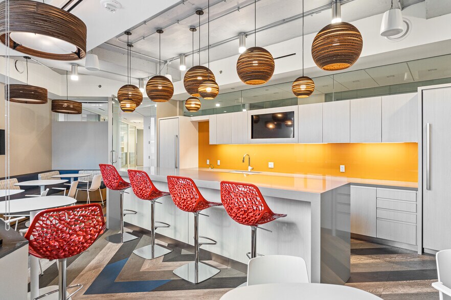 More Photos Of 7500 Old Georgetown Rd, Bethesda Office For Lease