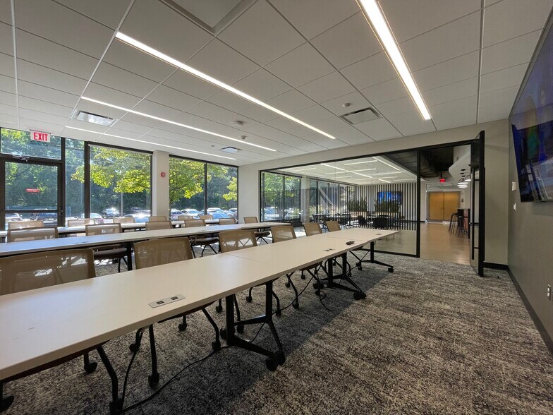 More Photos Of 299 Cherry Hill Rd, Parsippany Medical For Lease