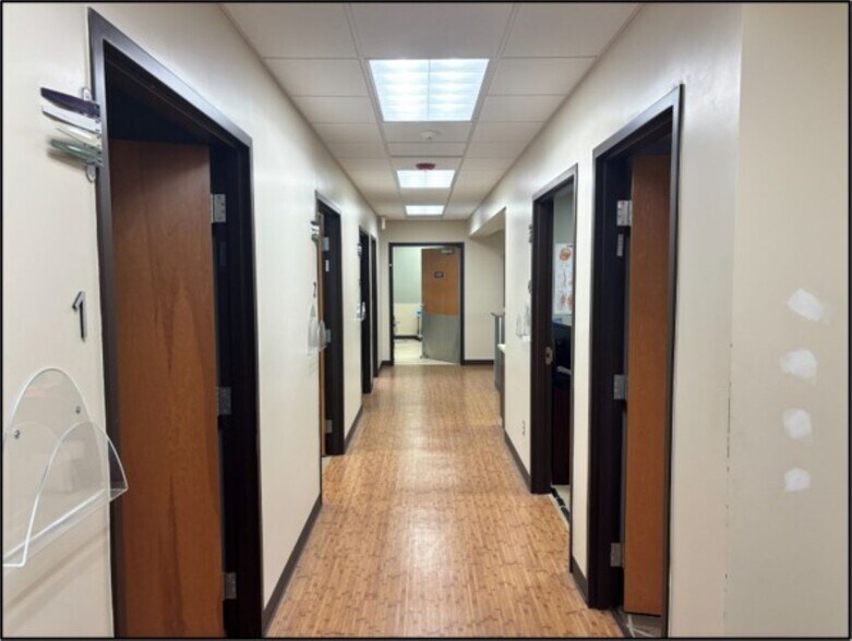 More Photos Of 105-107 Winston Dr, Marshall Medical For Sale