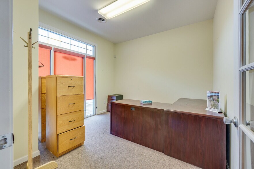 More Photos Of 3815 Highway 66 S, Rogersville Office For Lease