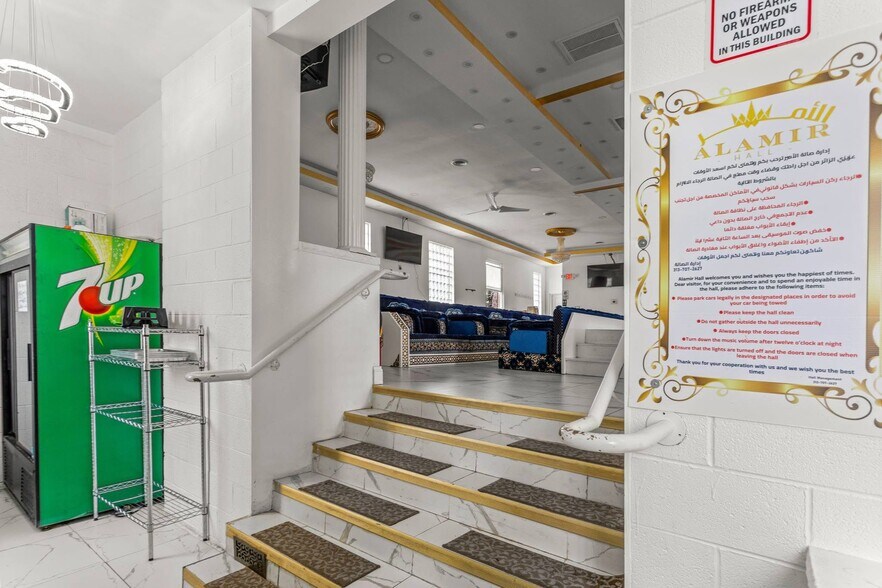 More Photos Of 17355 Allen Rd, Melvindale Freestanding For Sale