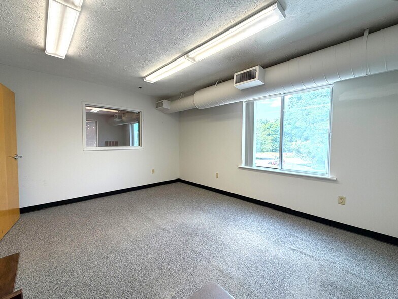 More Photos Of 1565 Main St, Tewksbury Medical For Sale