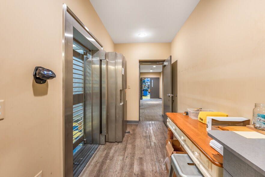 More Photos Of 255 Cumberland Trace Rd, Bowling Green Flex For Lease