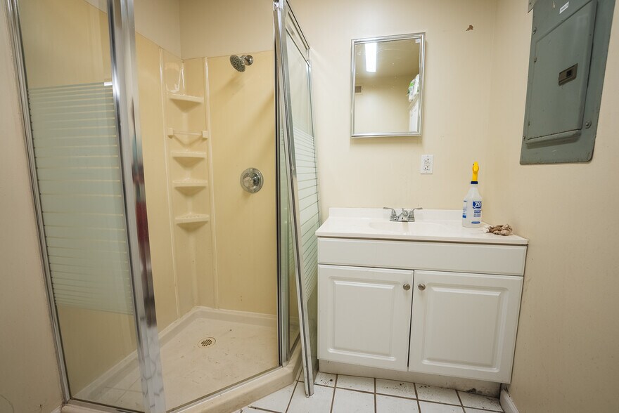 More Photos Of 690 N Franklin St, Christiansburg Office For Sale