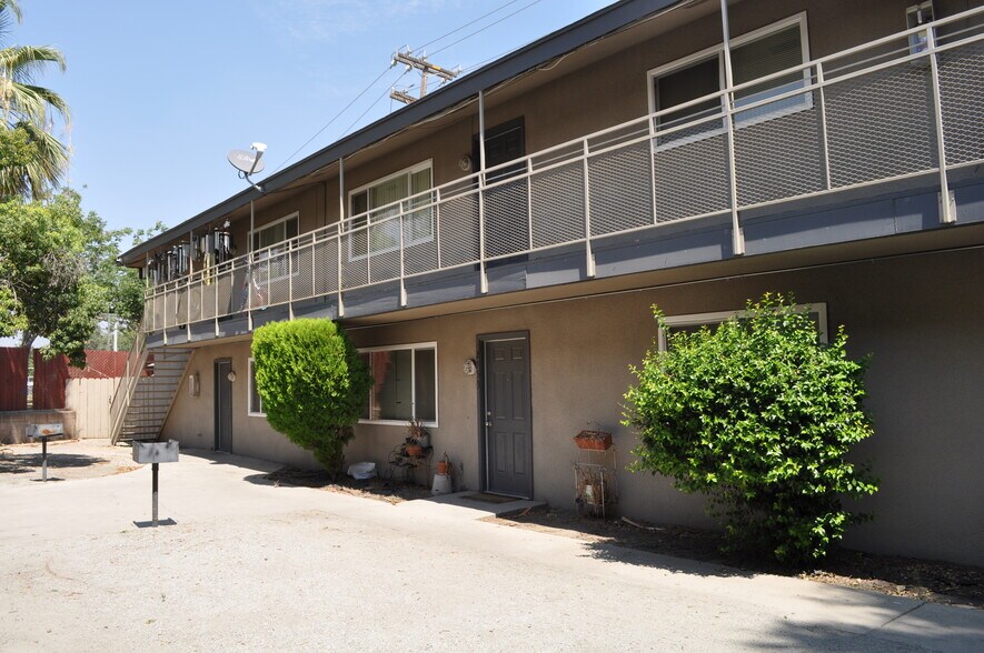 More Photos Of 2043 E Saginaw Way, Fresno Apartments For Sale