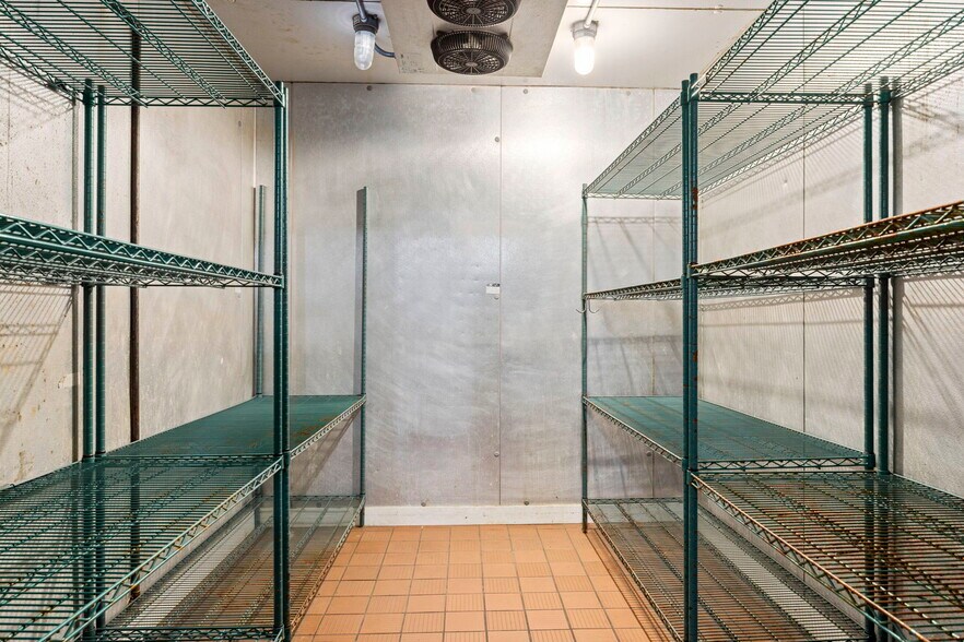 More Photos Of 350 University Blvd, Harrisonburg Freestanding For Sale