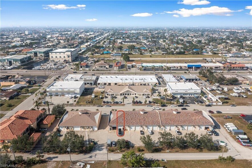 More Photos Of 4519 SE 16th Pl, Cape Coral Light Distribution For Sale