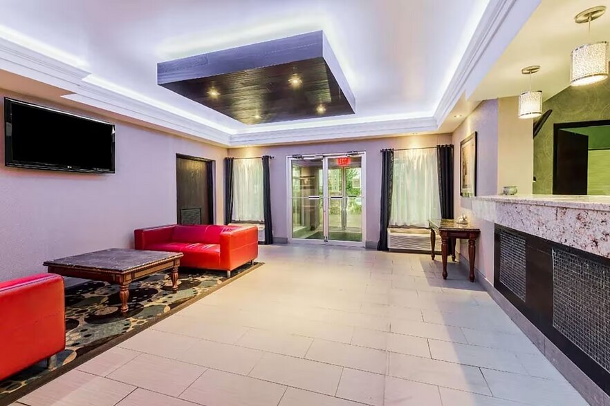 More Photos Of 929 Sheraton Dr, Mars Hotel For Sale