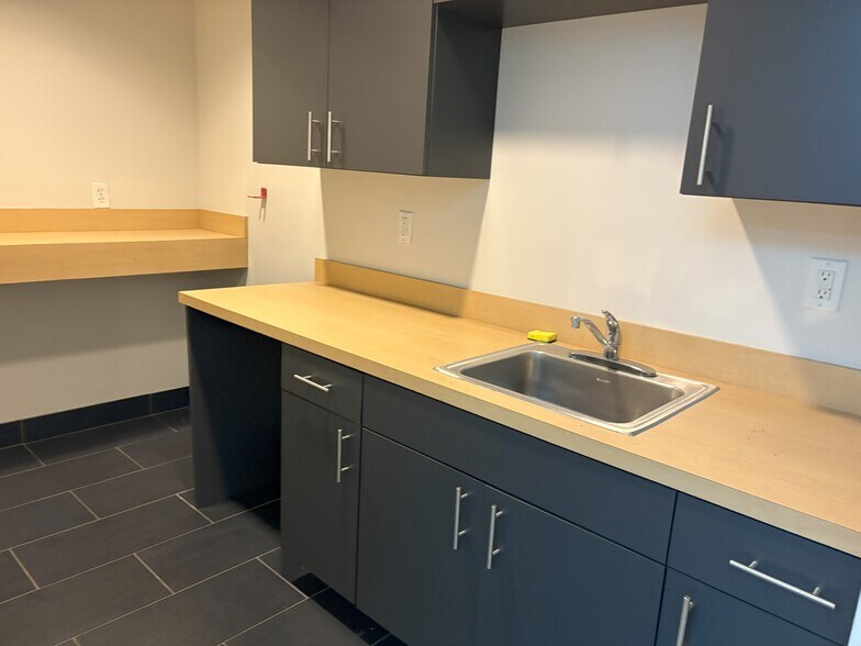 More Photos Of 8110 Cypress Plaza Dr, Jacksonville Unknown For Lease