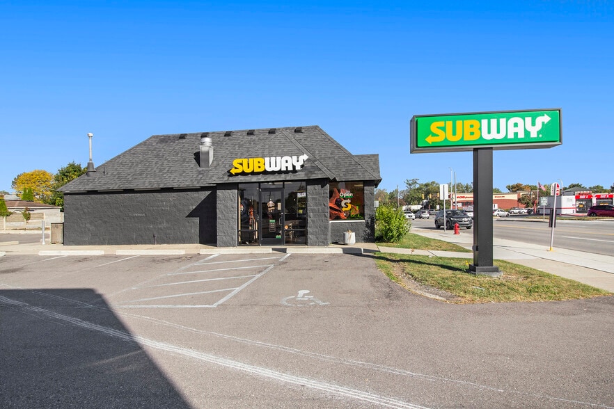 Primary Photo Of 4703 N Crooks Rd, Royal Oak Fast Food For Sale