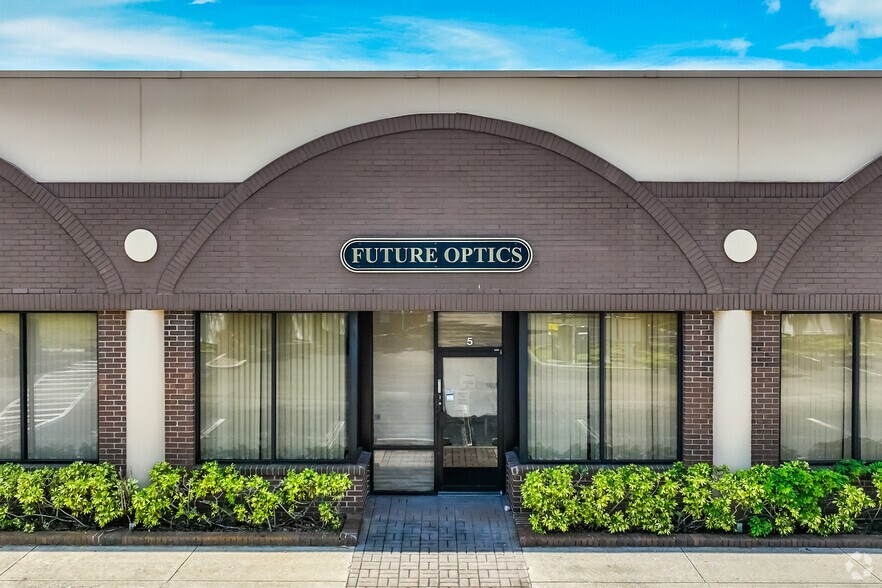 More Photos Of 13191 Starkey Rd, Largo Medical For Sale