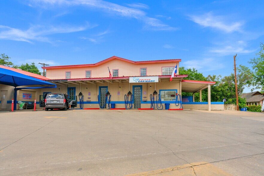 More Photos Of 506 Junction Hwy, Kerrville Carwash For Sale