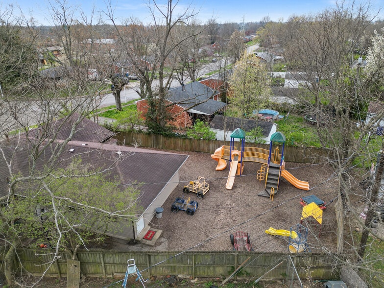 More Photos Of 1896 Courtland Dr, Lexington Daycare Center For Sale