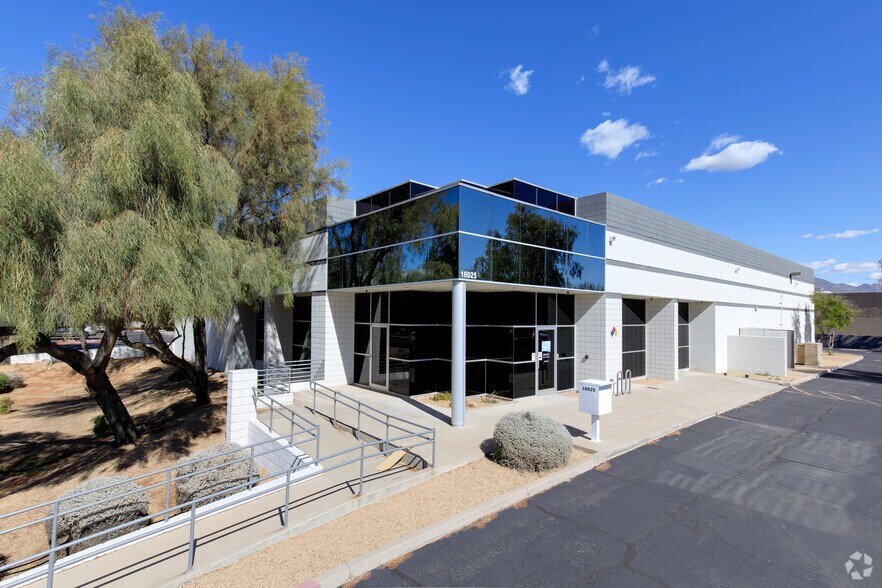 Primary Photo Of 16025 N 76th St, Scottsdale Warehouse For Lease