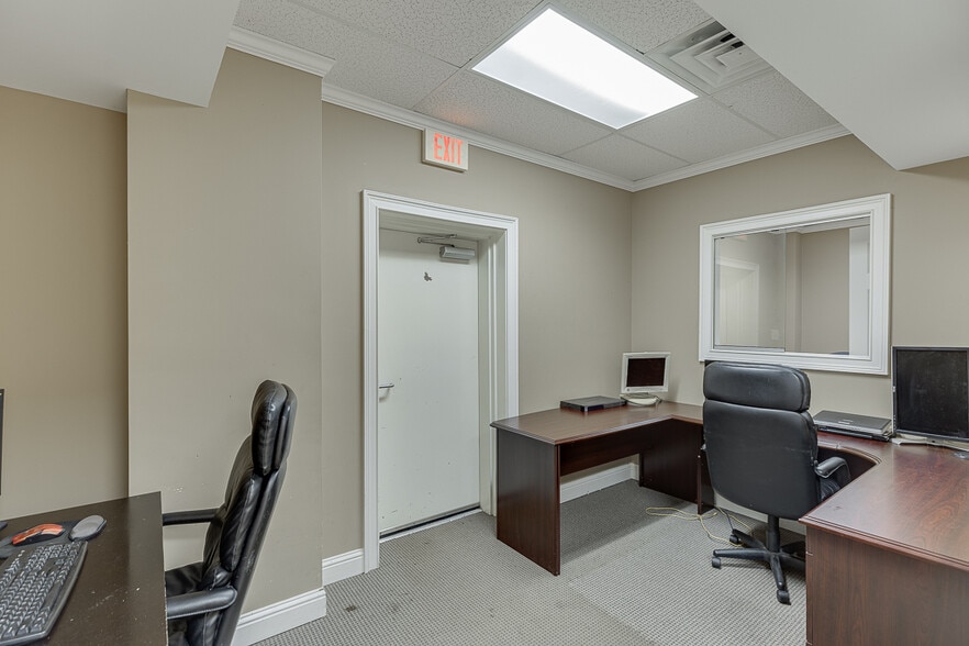 More Photos Of 743 Church St, Buford Office For Sale