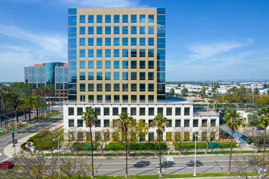 More Photos Of 3 MacArthur Pl, Santa Ana Office For Sale