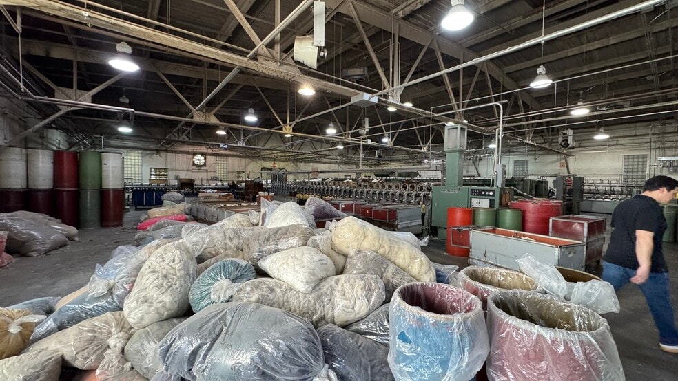 More Photos Of 240 S Main St, Nazareth Flex For Lease