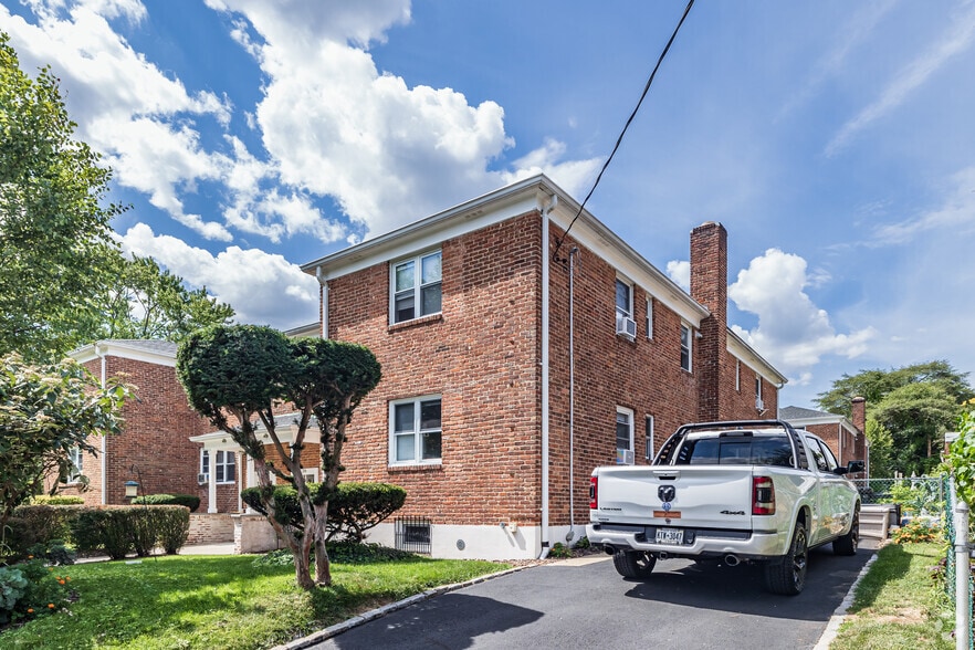 More Photos Of , Great Neck Multifamily For Sale