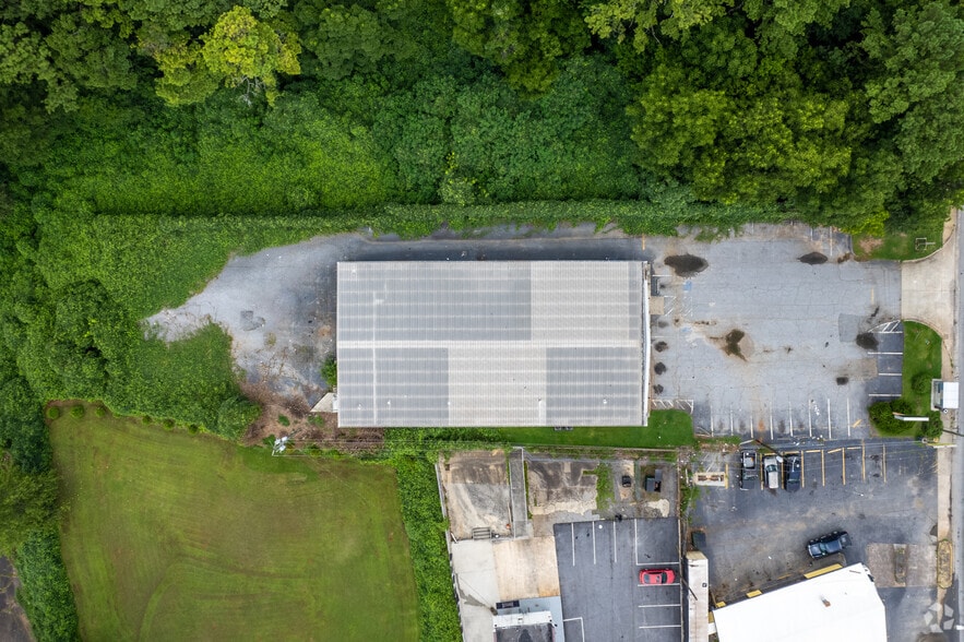 More Photos Of 4072 Glenwood Rd, Decatur Freestanding For Sale