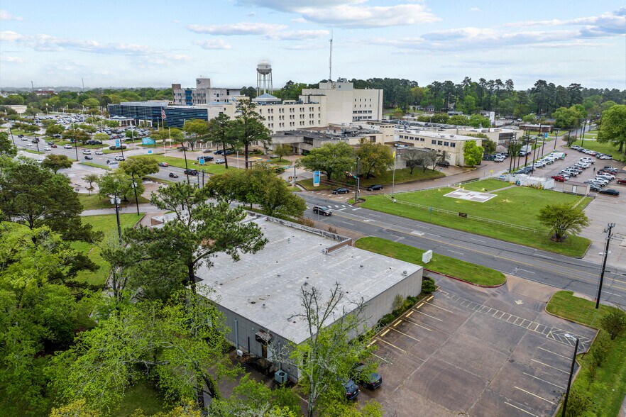 More Photos Of 1306 W Frank Ave, Lufkin Medical For Sale