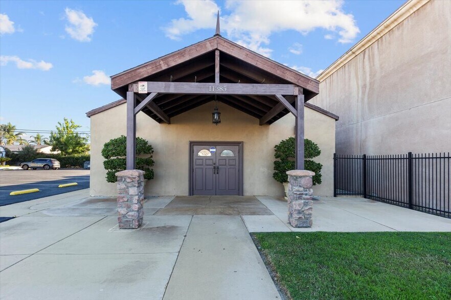 More Photos Of 11385 Cedar Ave, Bloomington Religious Facility For Sale