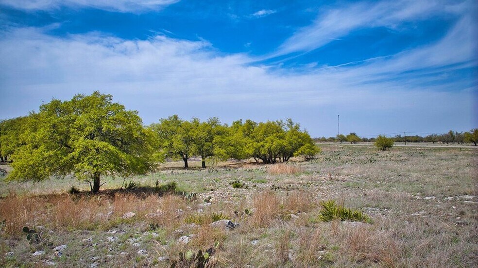 More Photos Of 199 Antelope Cir, Harper Land For Sale