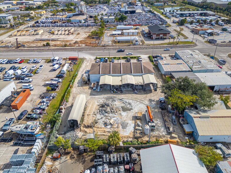 More Photos Of 2700 Evans Ave, Fort Myers Light Manufacturing For Sale