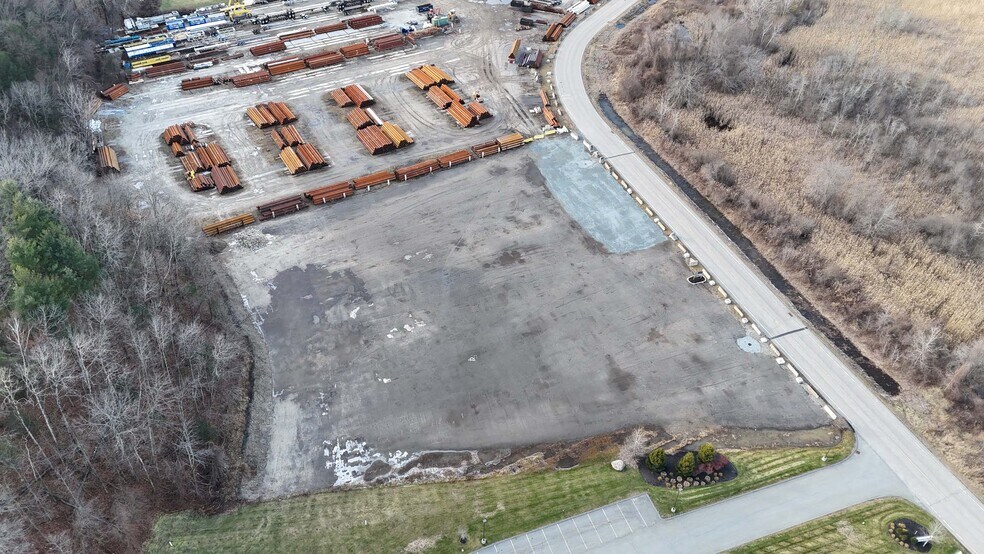 More Photos Of 53 Ayer Rd, Littleton Warehouse For Lease