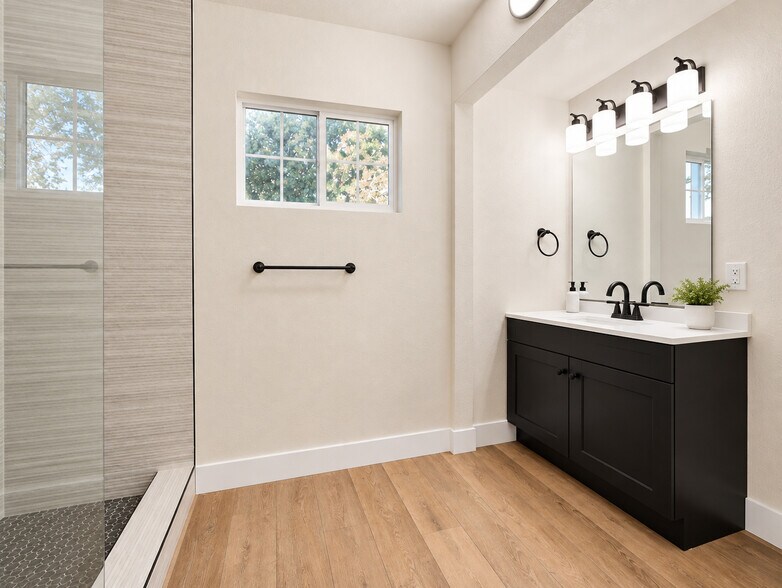 More Photos Of 554 W Verness St, Covina Healthcare For Sale