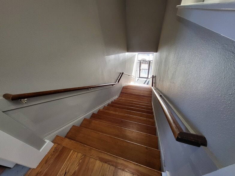 More Photos Of 223 W 3rd St, Joplin Apartments For Sale