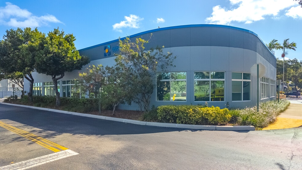 More Photos Of 5555 Anglers Ave, Fort Lauderdale Office For Lease