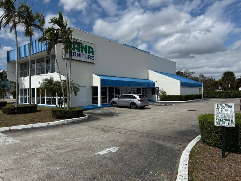 Primary Photo Of 7979 Pines Blvd, Pembroke Pines Storefront Retail Office For Lease