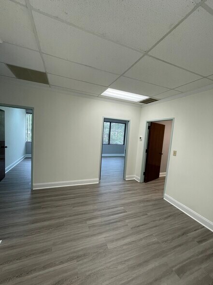 More Photos Of 101 Conner Dr, Chapel Hill Medical For Lease