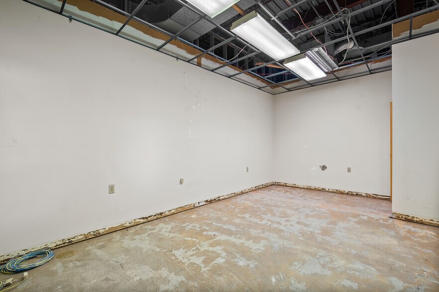 More Photos Of 90 E Union St, Wilkes-Barre Light Distribution For Lease