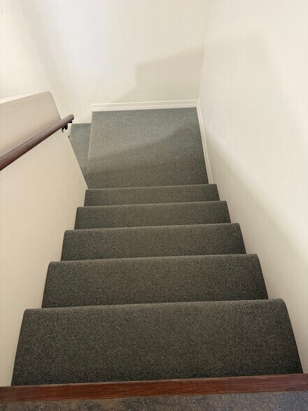 More Photos Of 1431 Anderson Rd, Montrose Warehouse For Lease