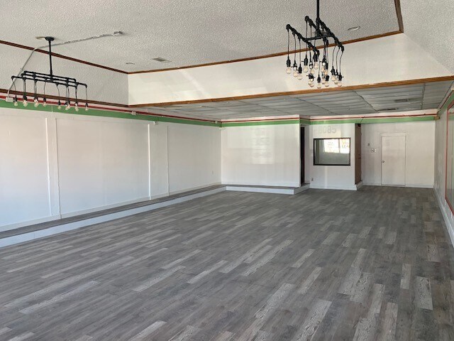 More Photos Of 2706 Samuell Blvd, Dallas Storefront For Lease
