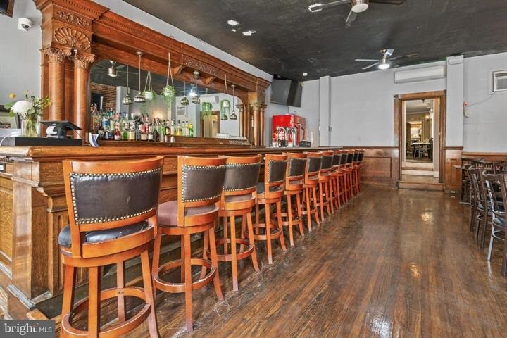 More Photos Of 2112 Fleet St, Baltimore Bar For Sale