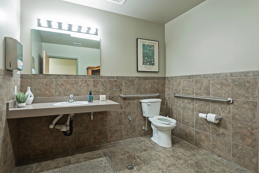 More Photos Of 7370-7430 Creek Rd, Midvale Office For Sale