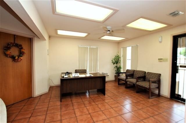 More Photos Of 1419 San Dario Ave, Laredo Office For Sale