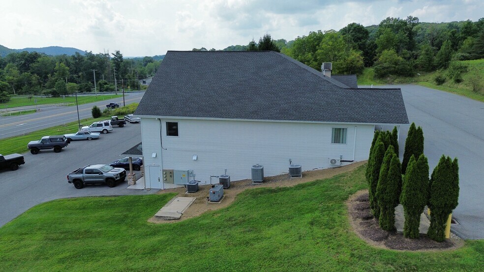 More Photos Of 200 Pine Brook Pl, Orwigsburg Office For Sale