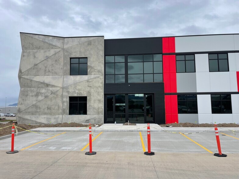 More Photos Of 4143 W 8370 S, West Jordan Industrial For Lease