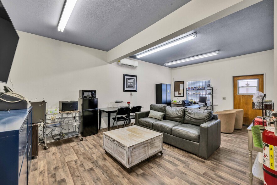 More Photos Of 2476 Stirrup Rd, Borrego Springs General Retail For Sale