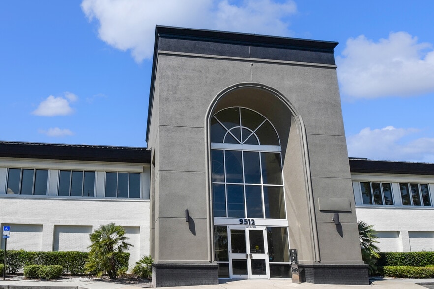 More Photos Of 9512 Sunbeam Center Dr, Jacksonville Office For Lease