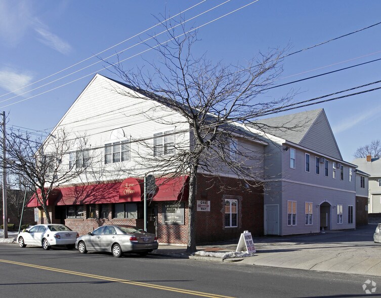 More Photos Of 77 Rolfe Sq, Cranston Storefront Retail Office For Lease