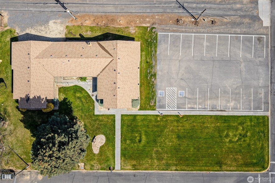 More Photos Of 119 J St SW, Quincy Office For Sale