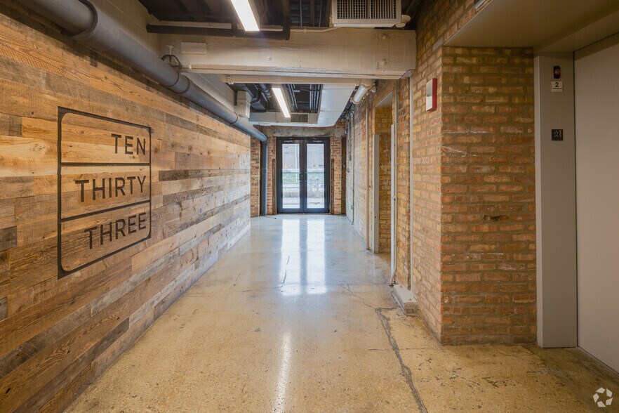 More Photos Of 1033 W Van Buren St, Chicago Loft Creative Space For Lease
